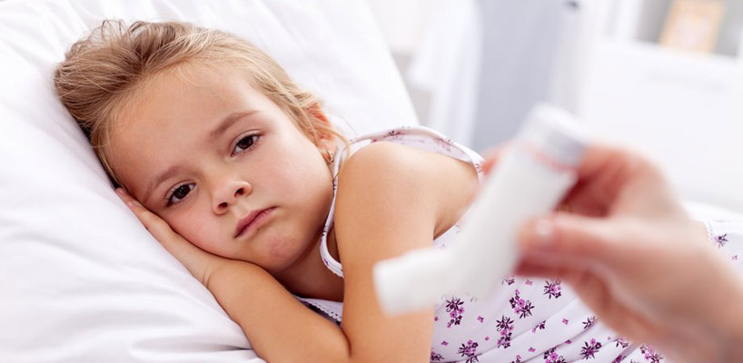 pige og astma inhalator