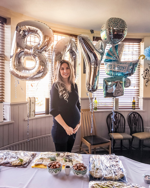 lokale pyntet med bogstav balloner