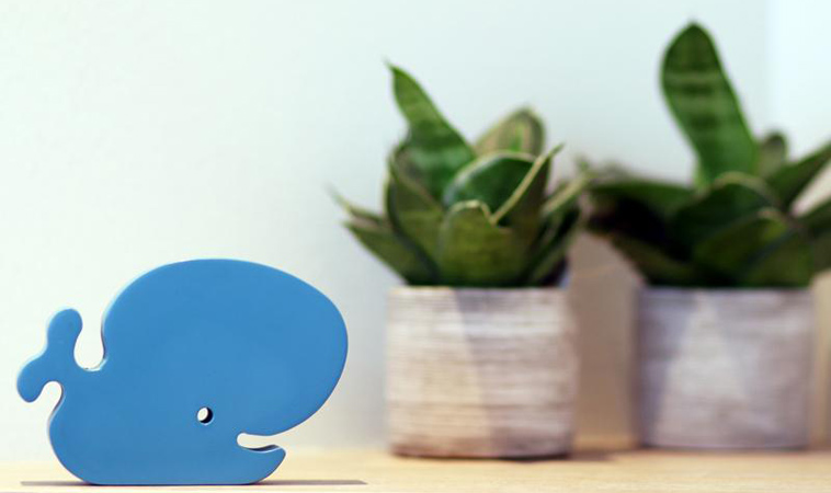 blå hval træfigur