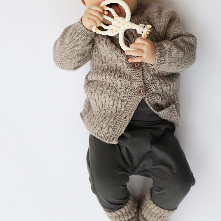 baby i strikke cardigan